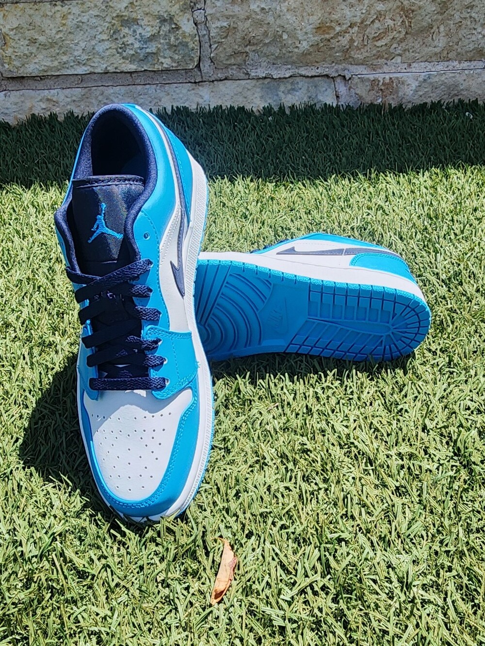 Nike Air Jordan 1 Low"UNC" - White & Light Blue with Navy Swoosh - Picture 1 of 11